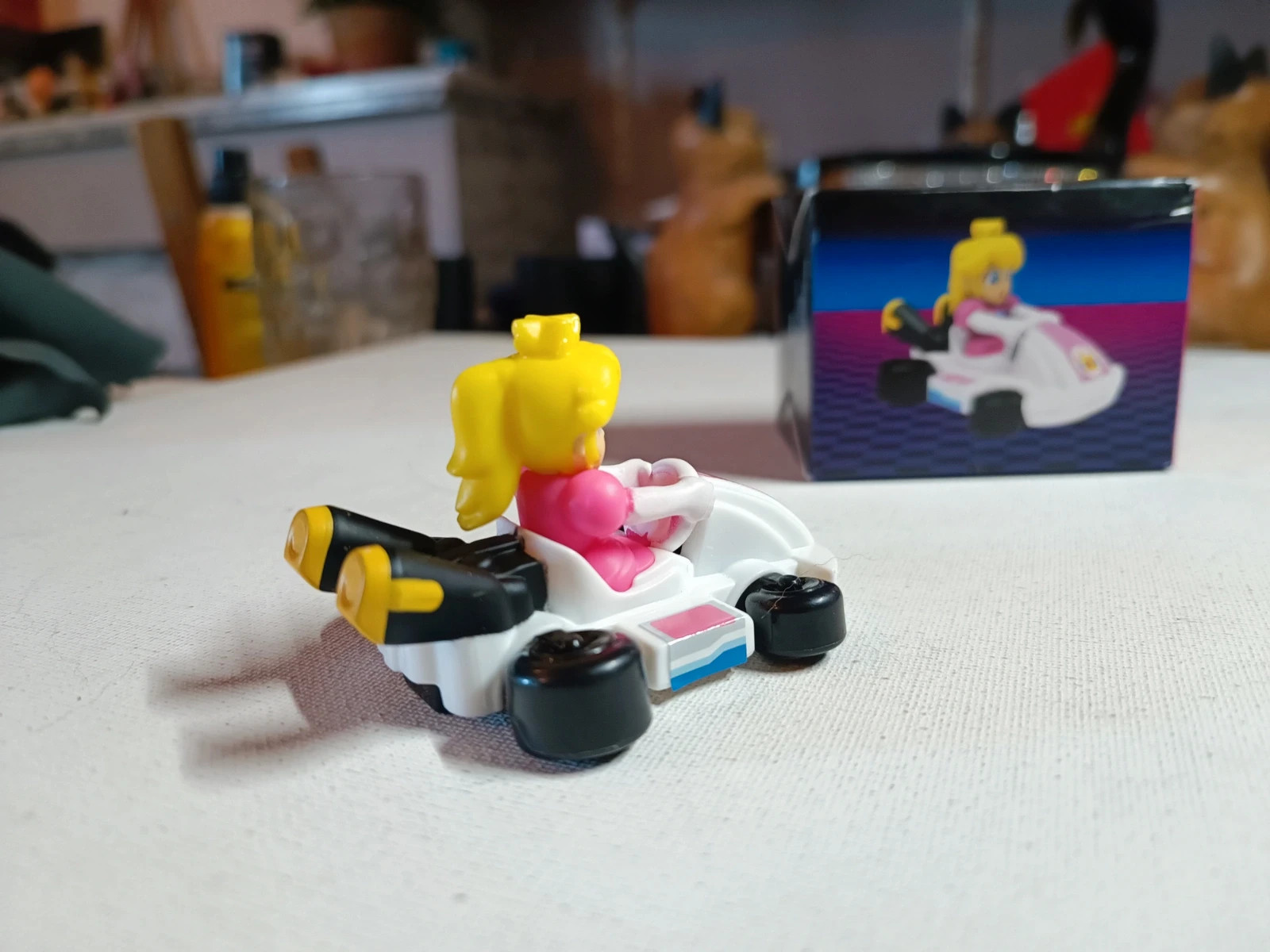 Figurine Mario Kart Princesse Peach – Mario Kart – taille Prématuré, jusqu'à 44cm 4