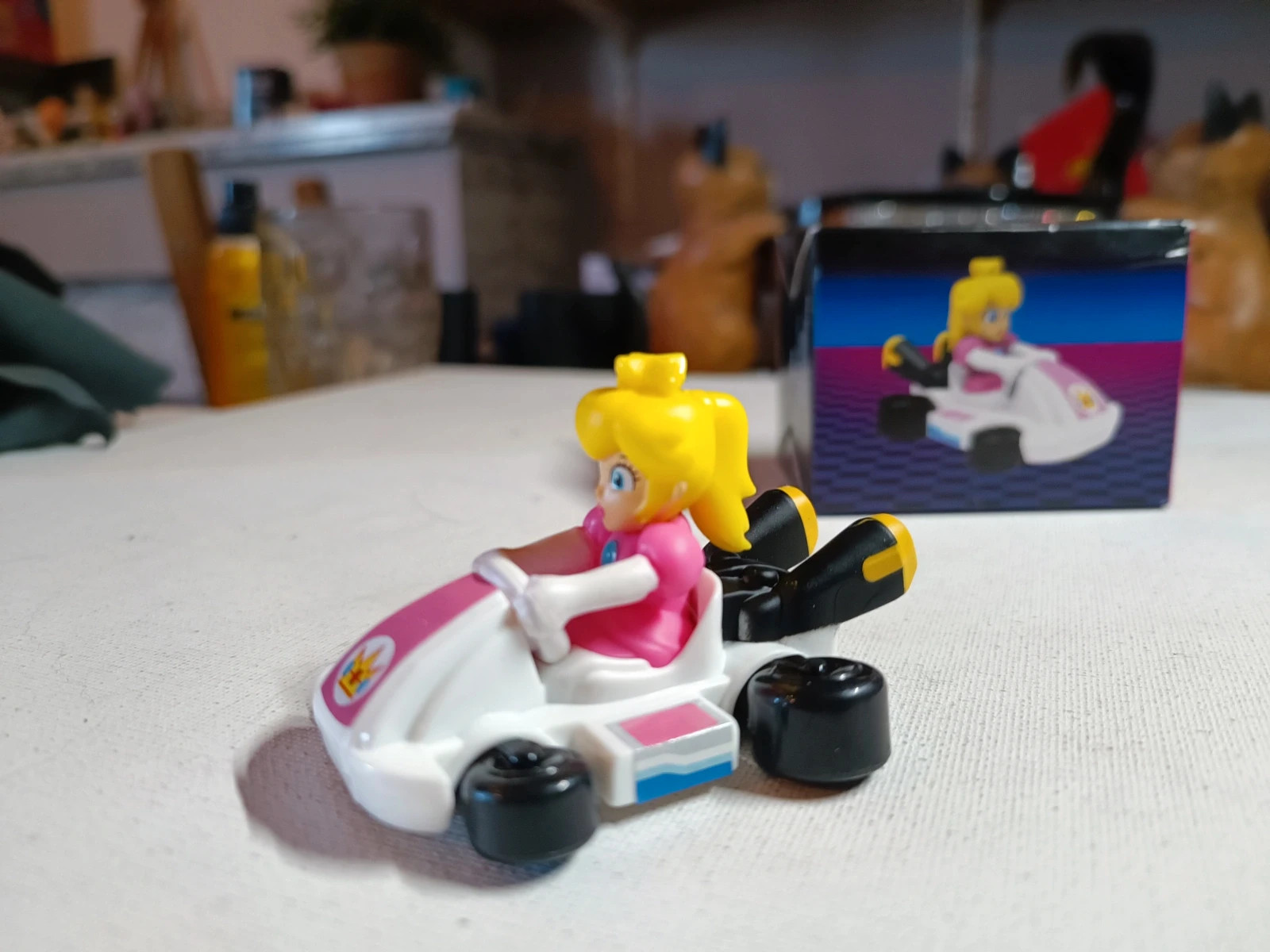 Figurine Mario Kart Princesse Peach – Mario Kart – taille Prématuré, jusqu'à 44cm 2