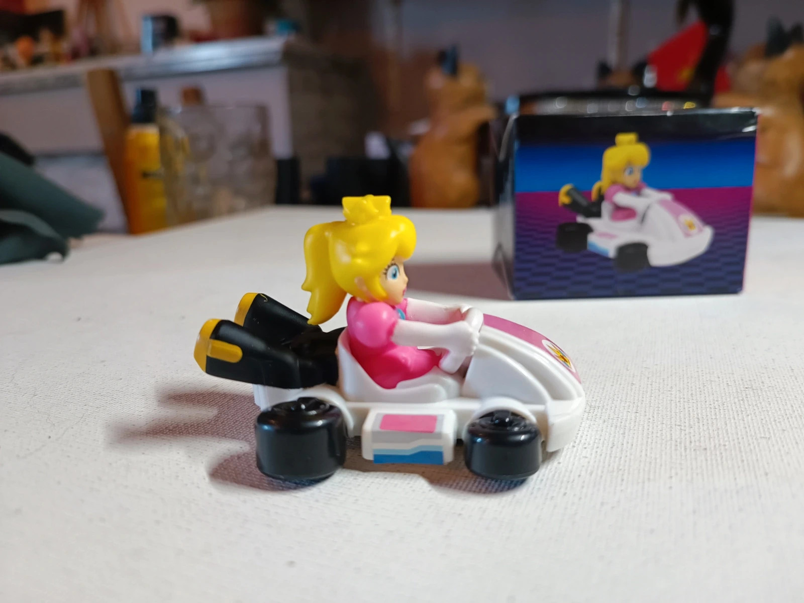 Figurine Mario Kart Princesse Peach – Mario Kart – taille Prématuré, jusqu'à 44cm 5
