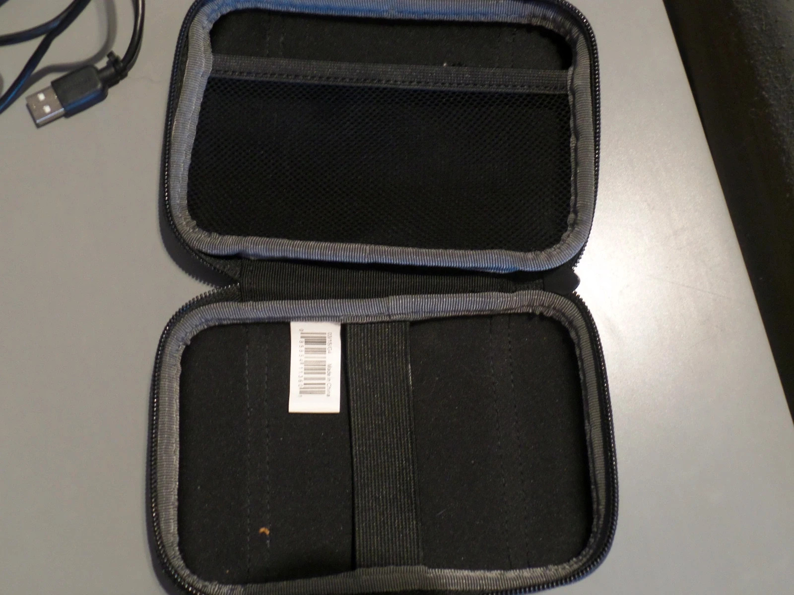 GPS tom tom model 4EN42Z1230 très bon état avec pochette – TomTom 3