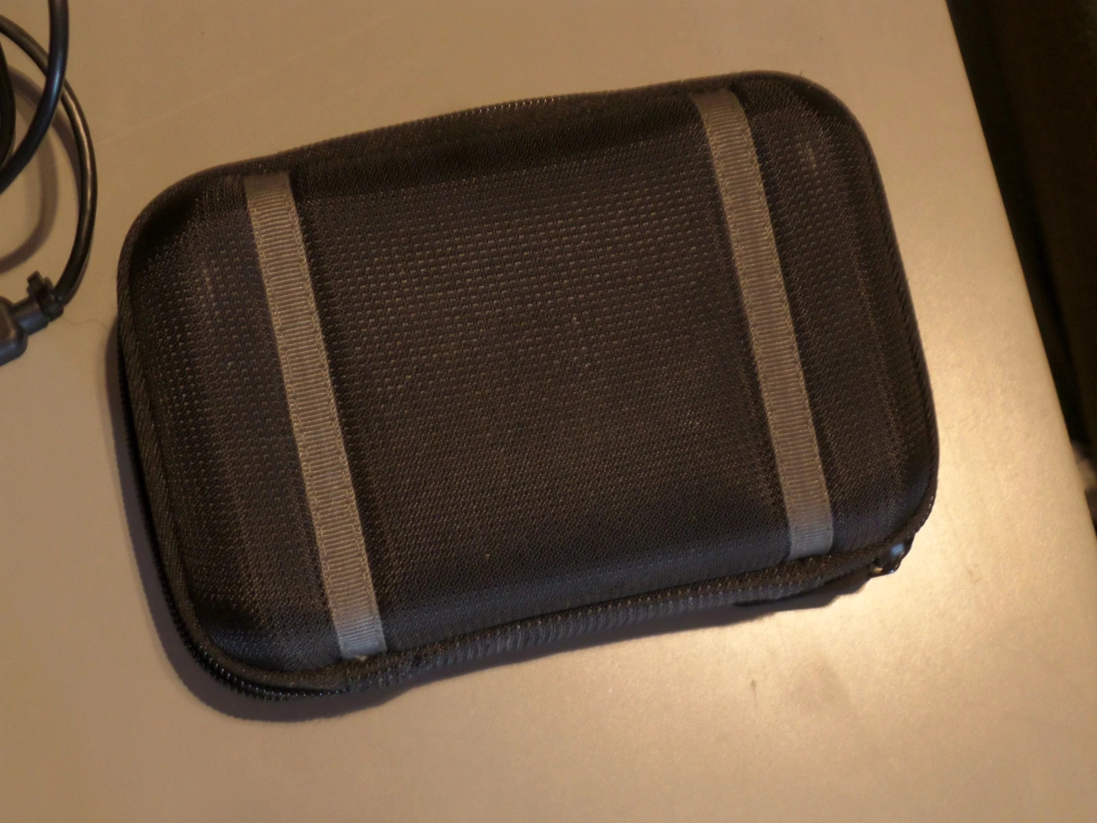 GPS tom tom model 4EN42Z1230 très bon état avec pochette – TomTom 2