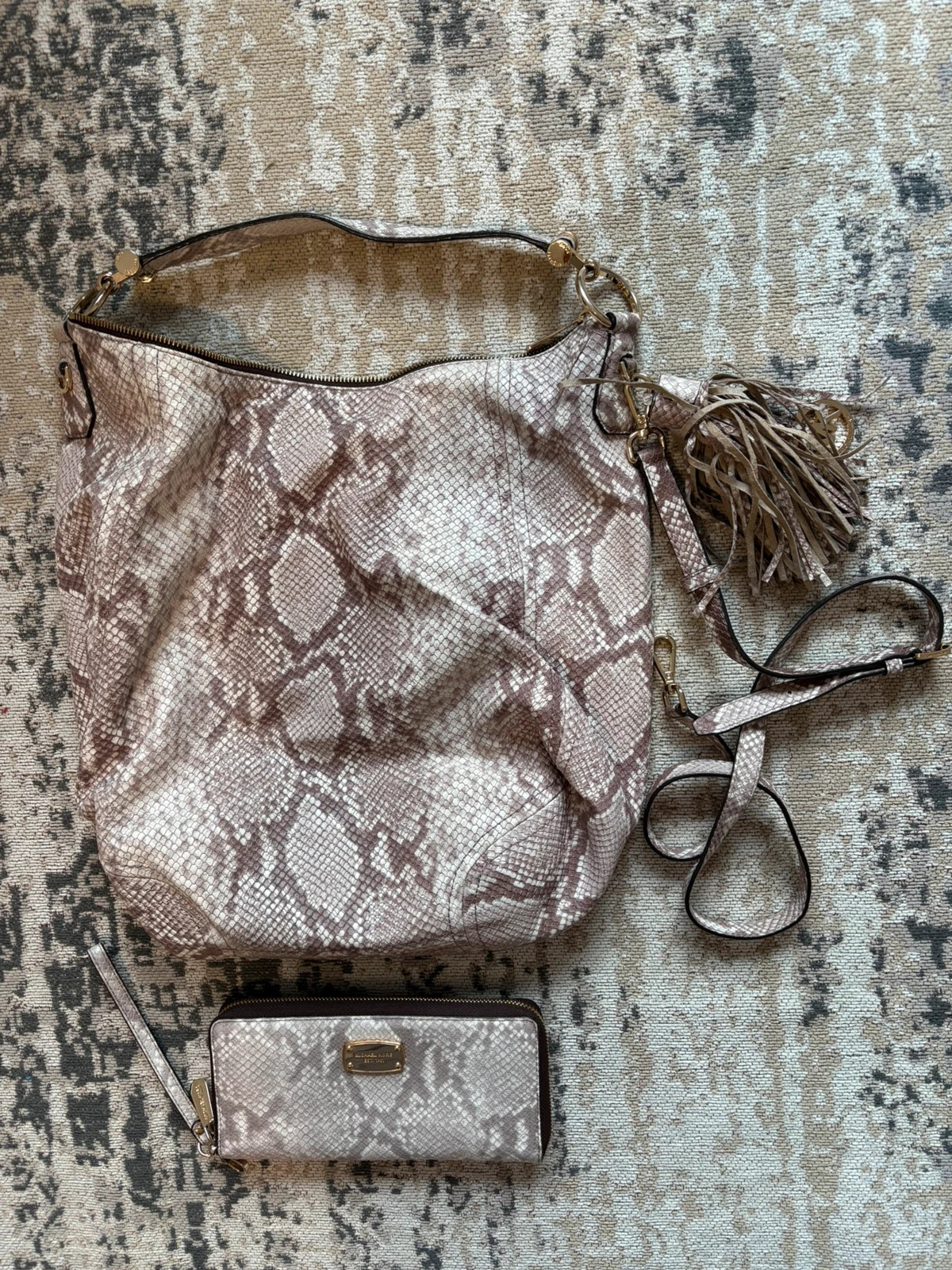 Sac a main- bandouliére michael kors + portefeuille