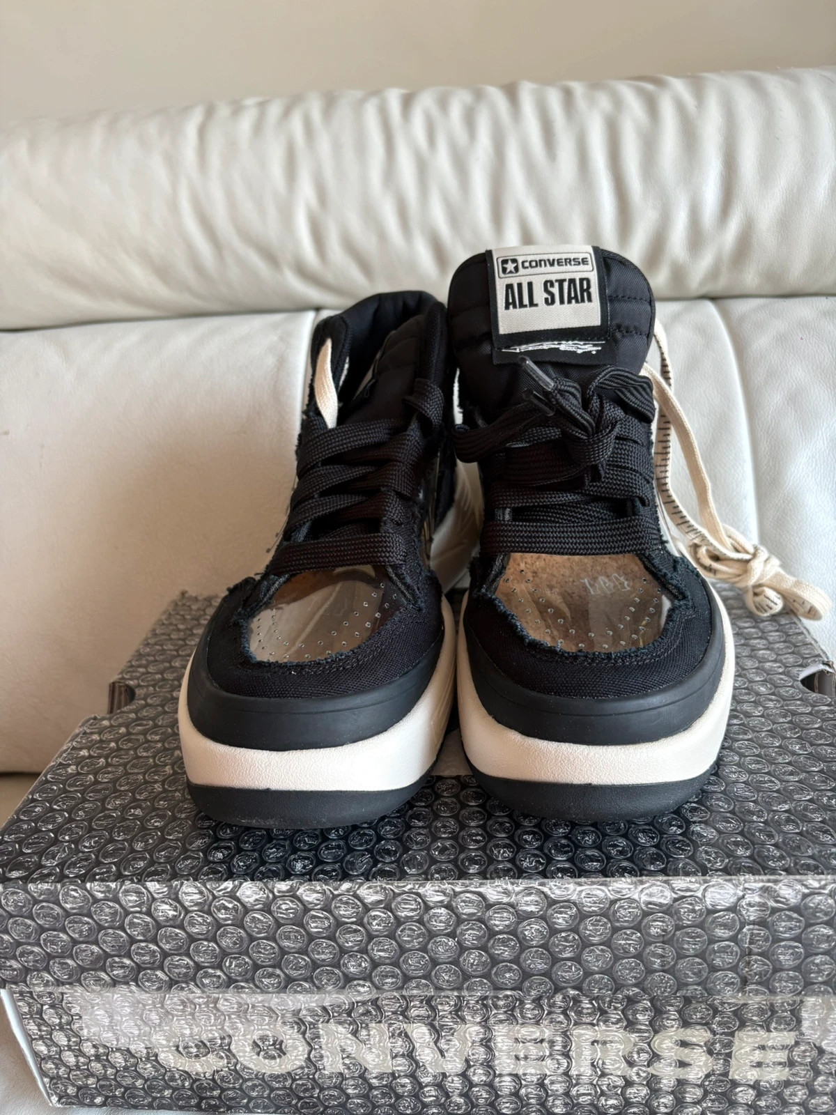 Limited- edition sneaker Converse weapon x