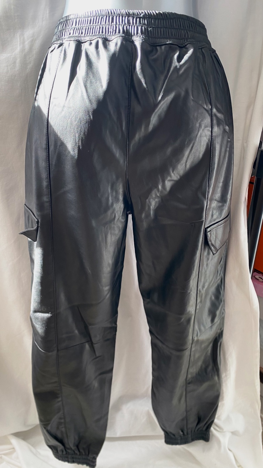Pantalon cargo similicuir noir Bershka – Bershka – taille M 7