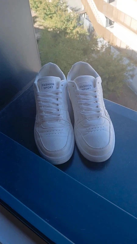 Baskets blanches à étoiles – Style tendance & casual – Zara – taille 40 3