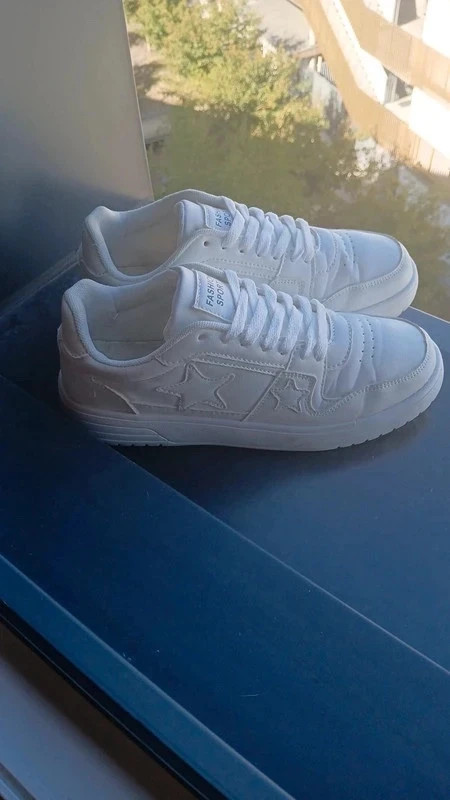 Baskets blanches à étoiles – Style tendance & casual – Zara – taille 40 2