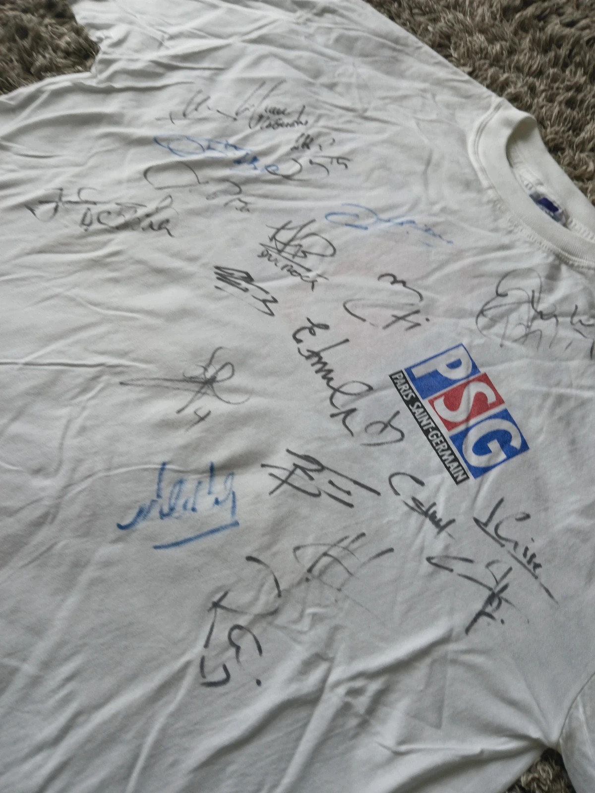 T-shirt psg collector avec signature – Paris Saint-Germain – taille XL 3