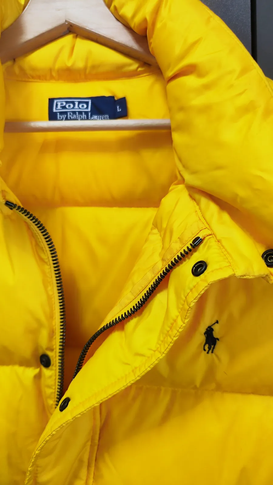 Chaleco Polo Ralph Lauren amarillo acolchado con capucha – Polo Ralph Lauren – taille L 2
