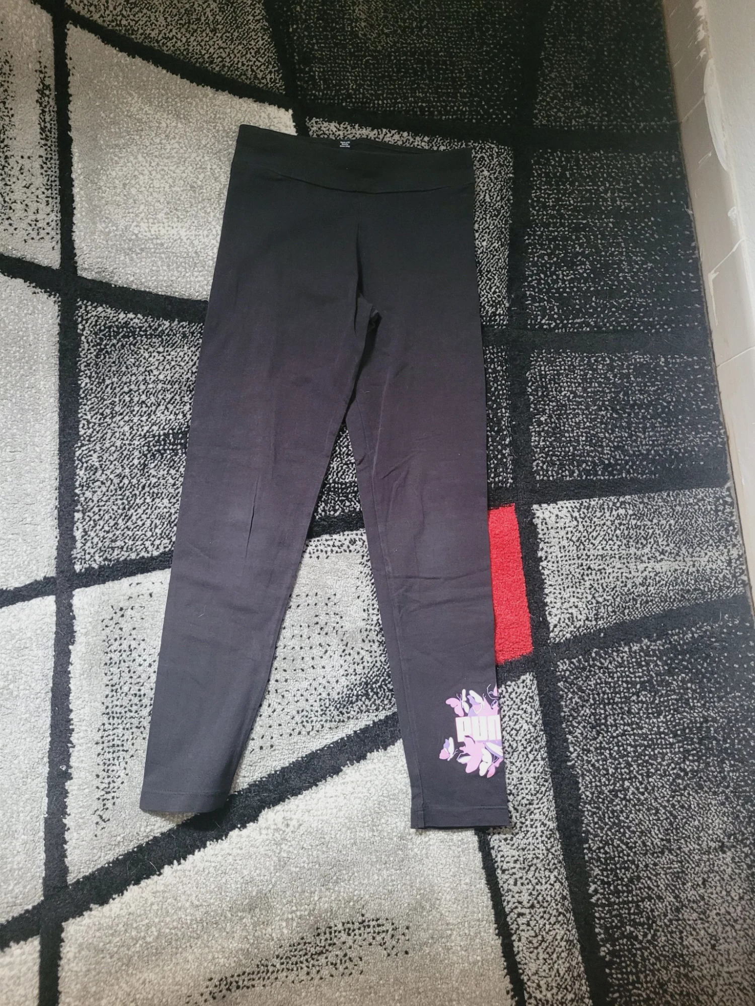 Legging Puma taille 11-12 ans 