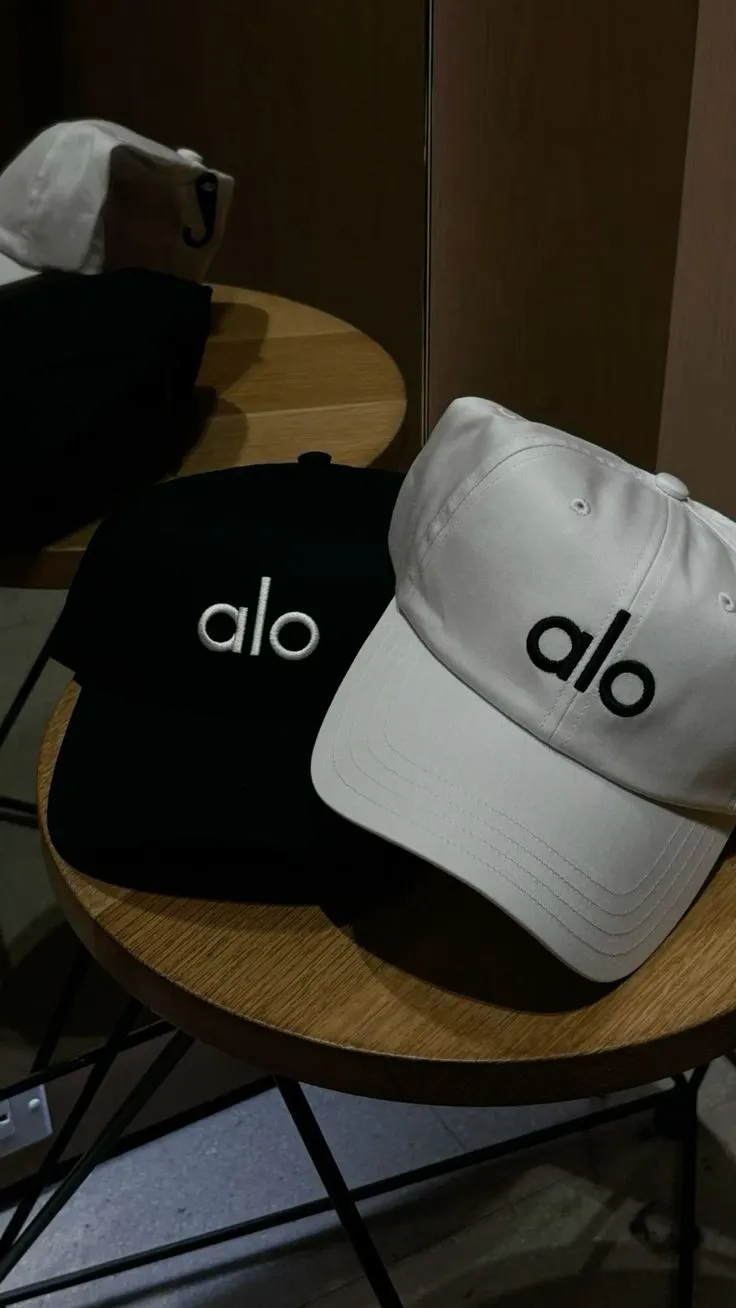 Lot 2 casquettes Alo noire et blanche