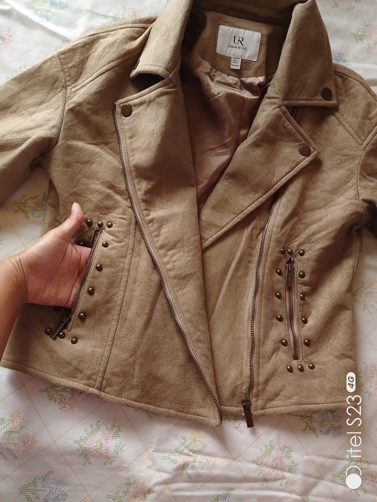 Veste lin beige clous détails