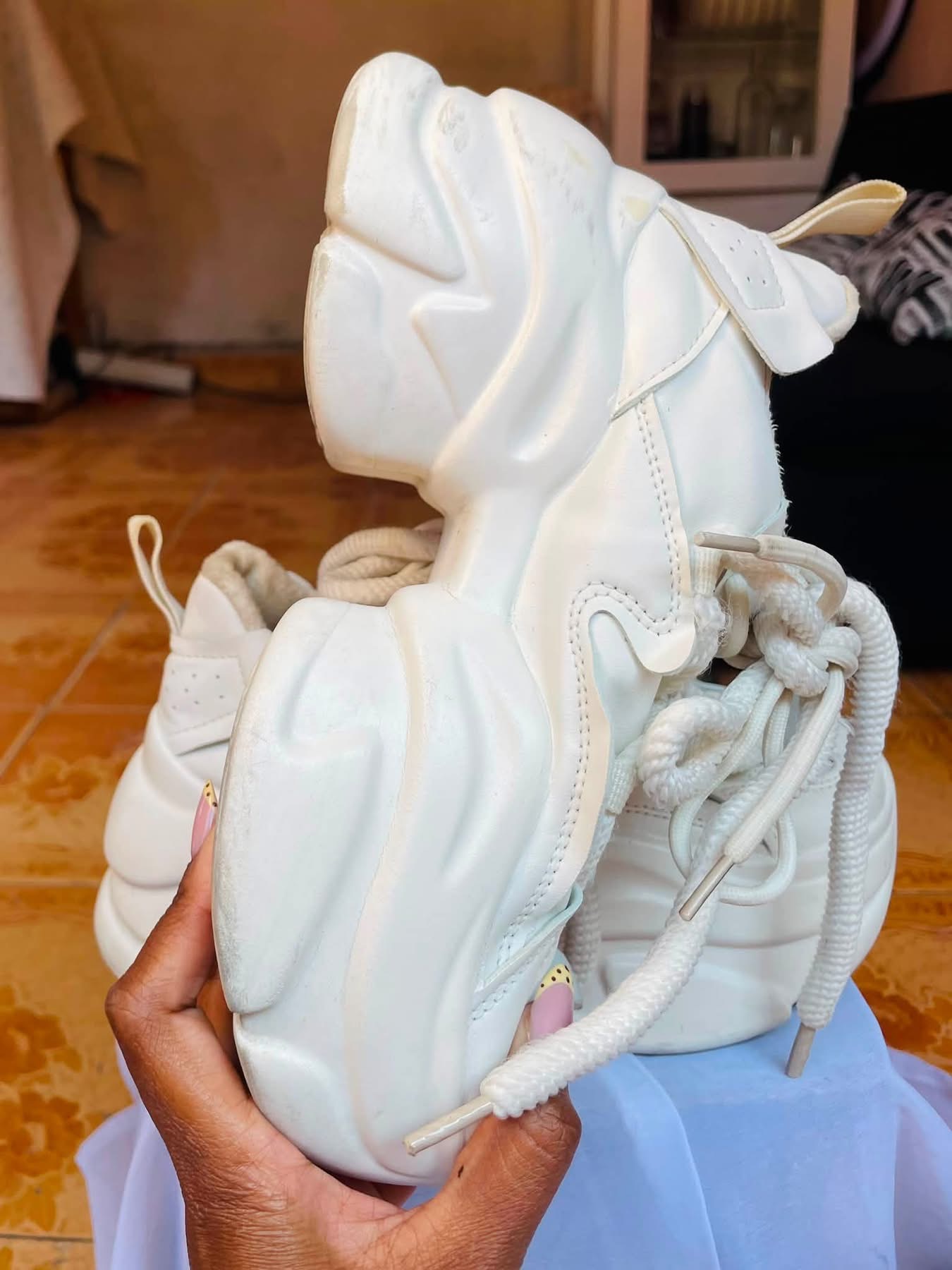 Baskets blanches épaisses plateforme