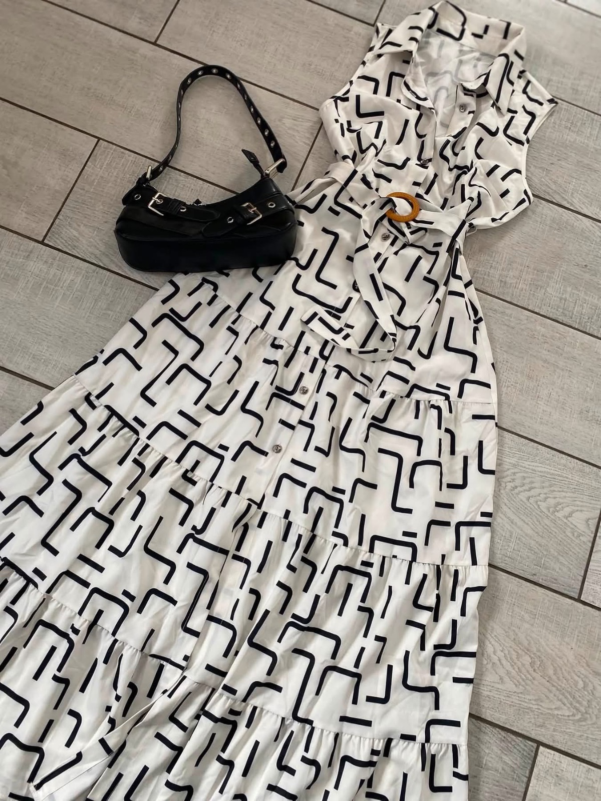 Robe motif géométrique noir et blanc 3