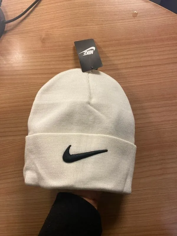 Bonnet Nike blanc logo noir 2