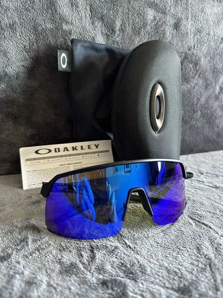 Lunettes de soleil Oakley verres bleus 3