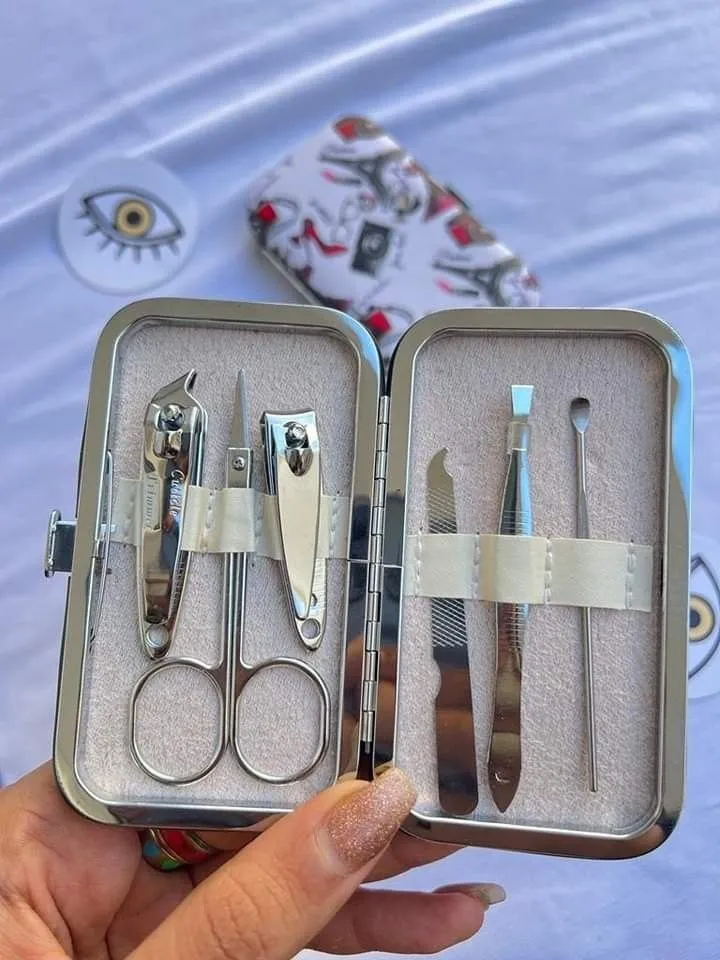 Set manucure 12 pièces étui noir 3