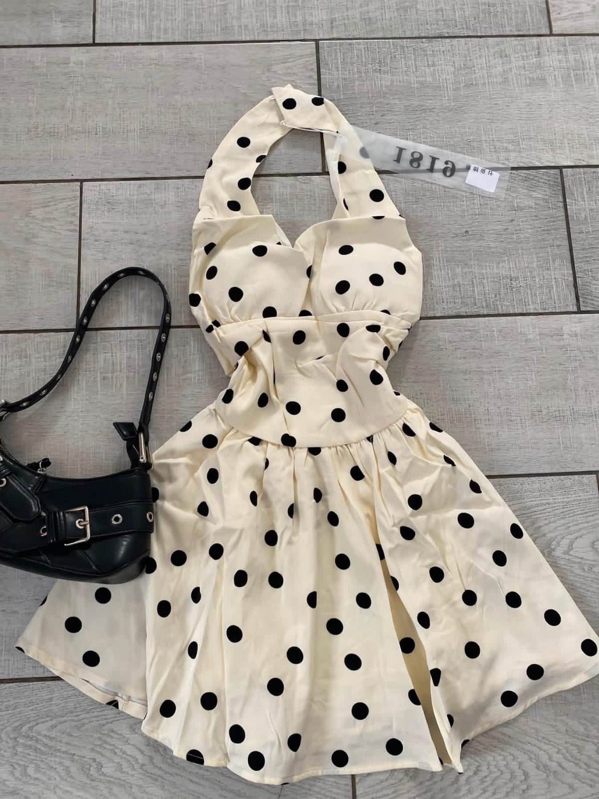 Robe à pois crème et noir dos nu 3
