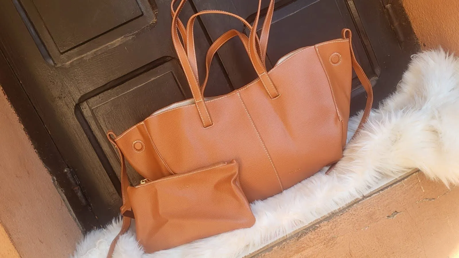 Sac à main en cuir cognac avec pochette