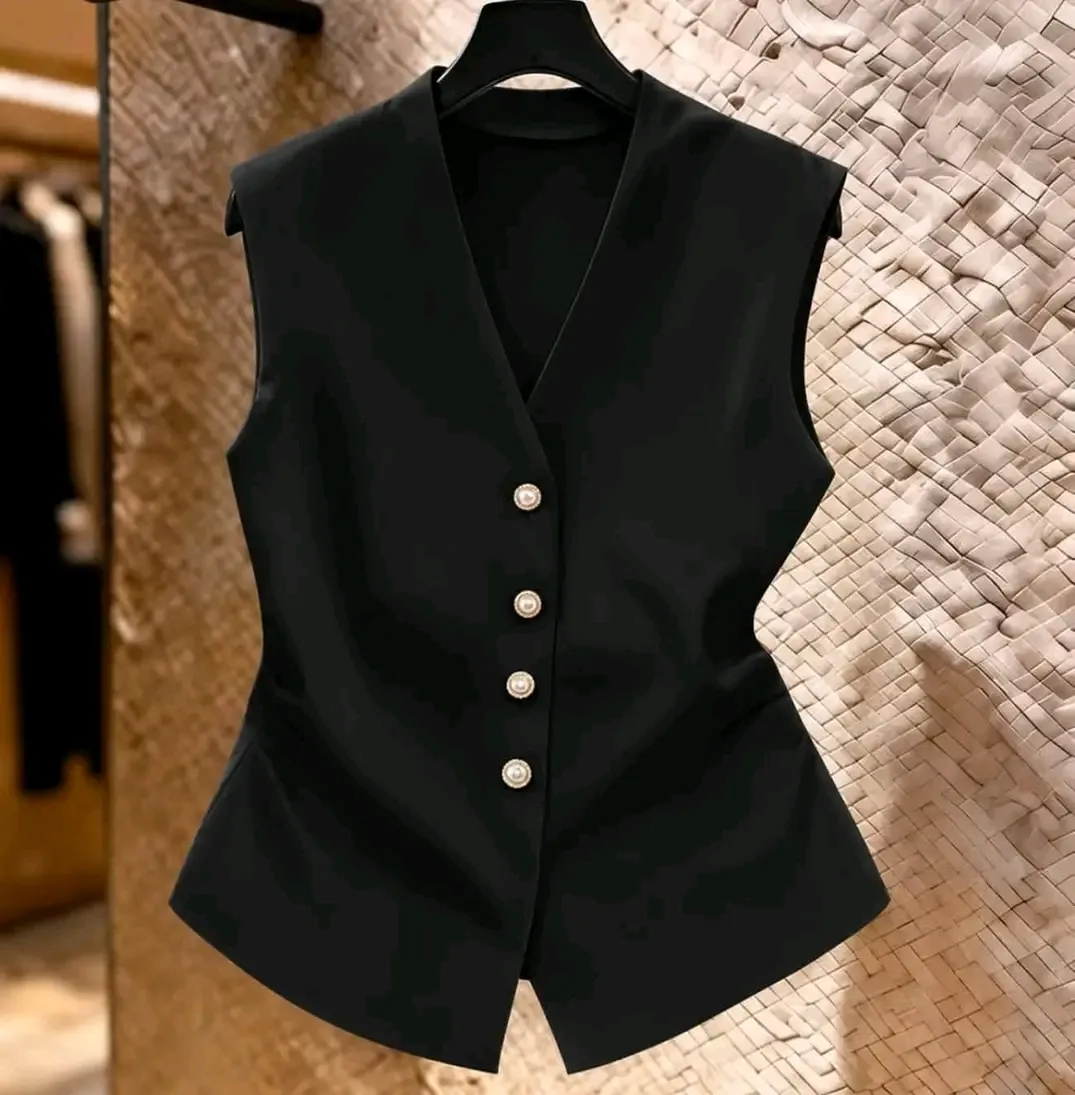 Gilet noir boutons perle femme 3