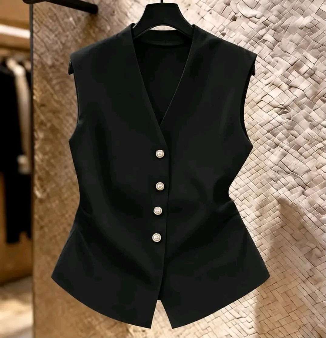 Gilet noir boutons perle femme 2