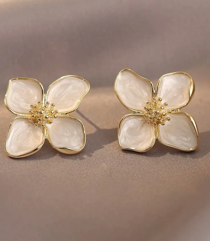 Boucles d'oreilles fleur nacre et doré 2