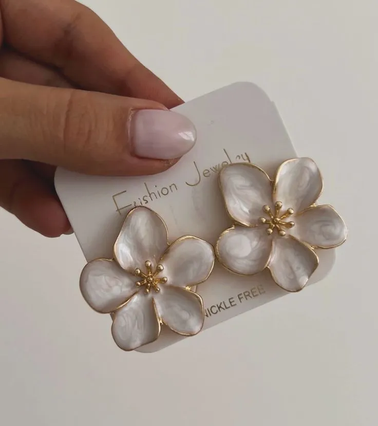 Boucles d'oreilles fleur nacre et doré 3
