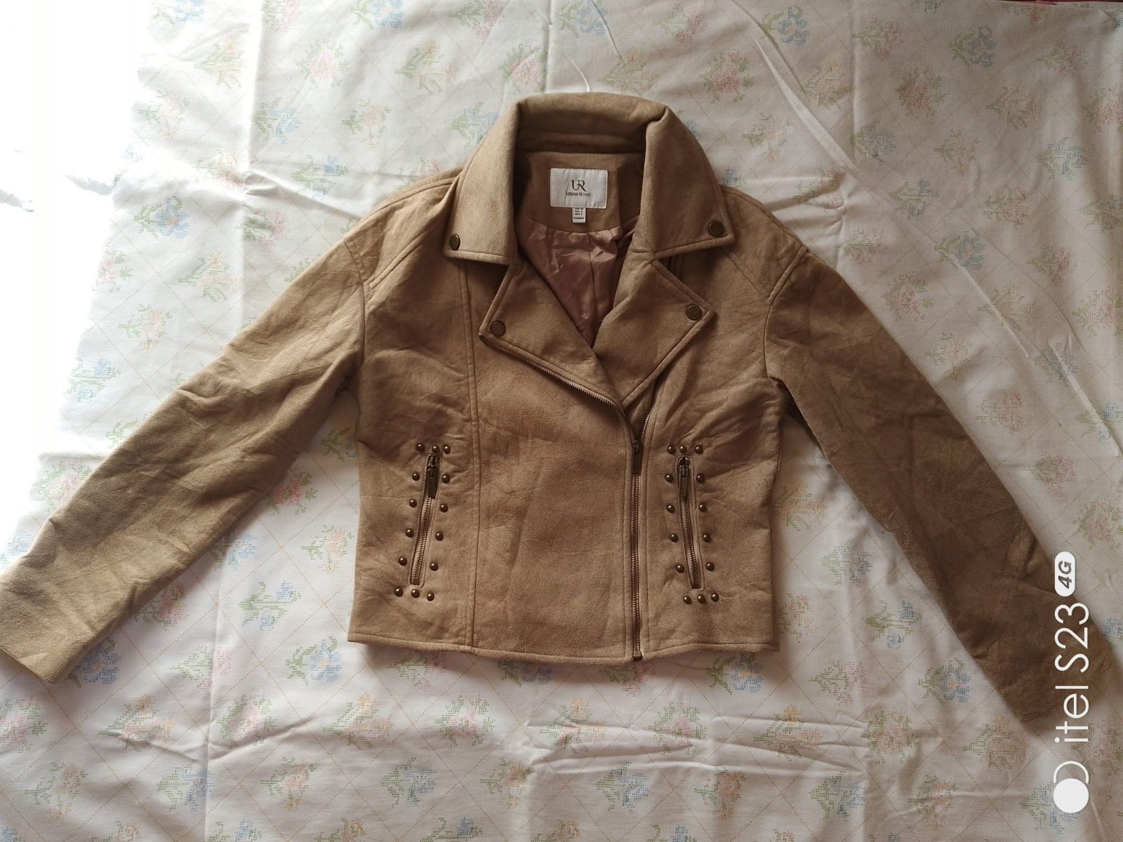 Veste lin beige clous détails 2