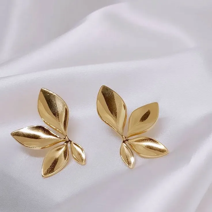 Boucles d'oreilles fleur dorée géométrique 3