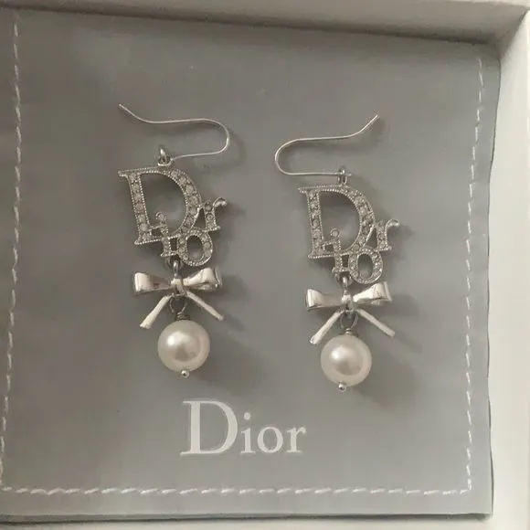 Boucles d'oreilles Dior nœud perles 3