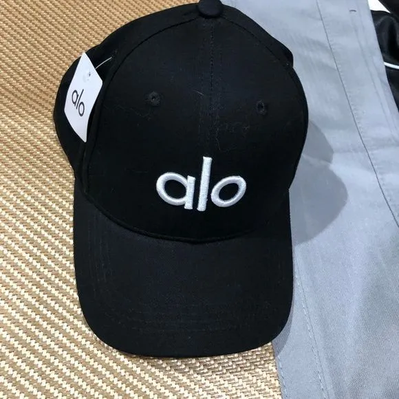 Lot 2 casquettes Alo noire et blanche 2