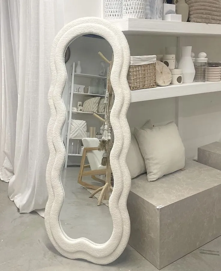 Miroir ondulé blanc forme asymétrique 3