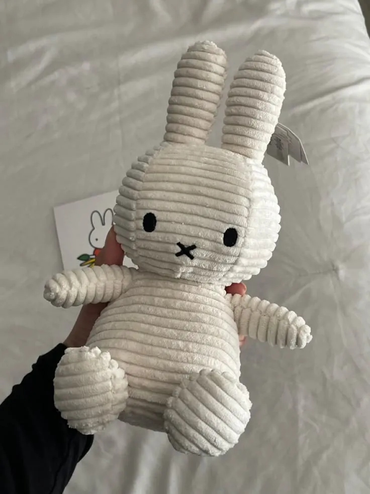 Peluche lapin tricoté beige clair 2