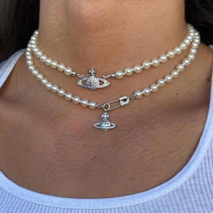 Collier perles avec pendentif strass 3