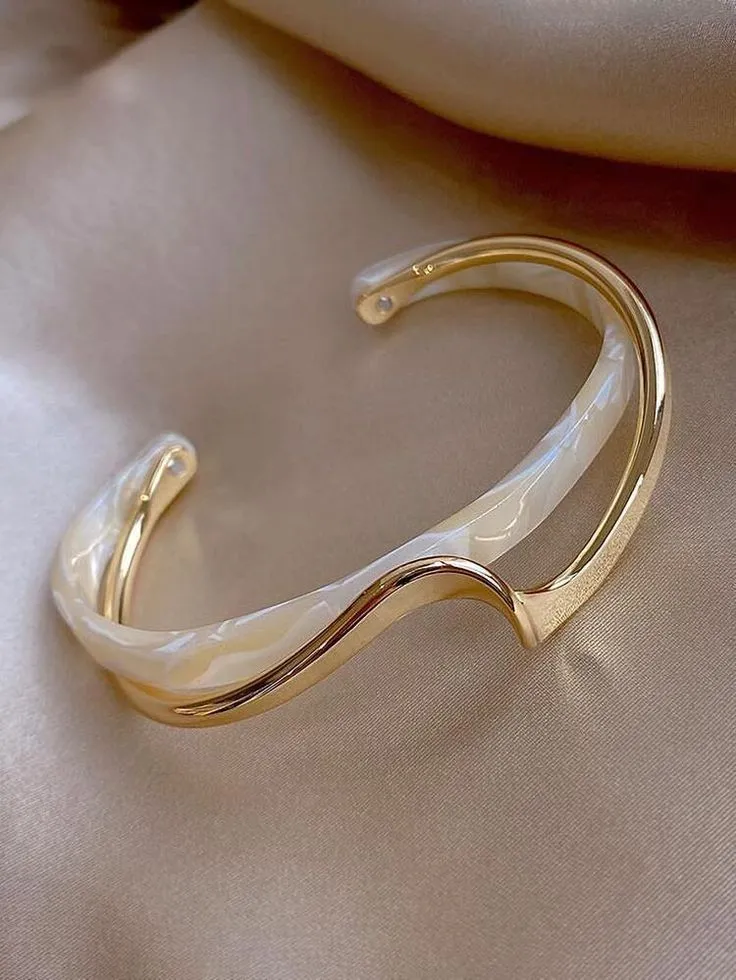 Bracelet jonc or design épuré 2