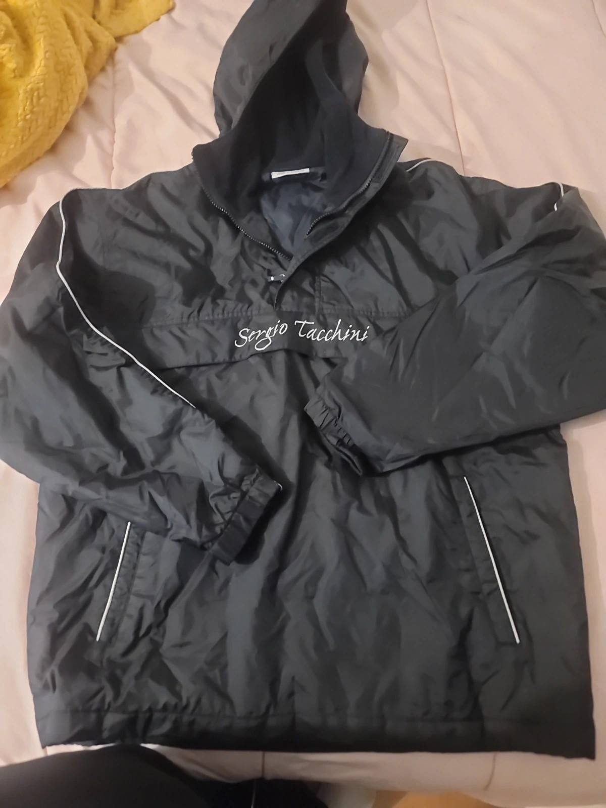 Veste coupe-vent Sergio Tacchini noire à capuche - Style Streetwear / Vintage – Sergio Tacchini – taille L 3