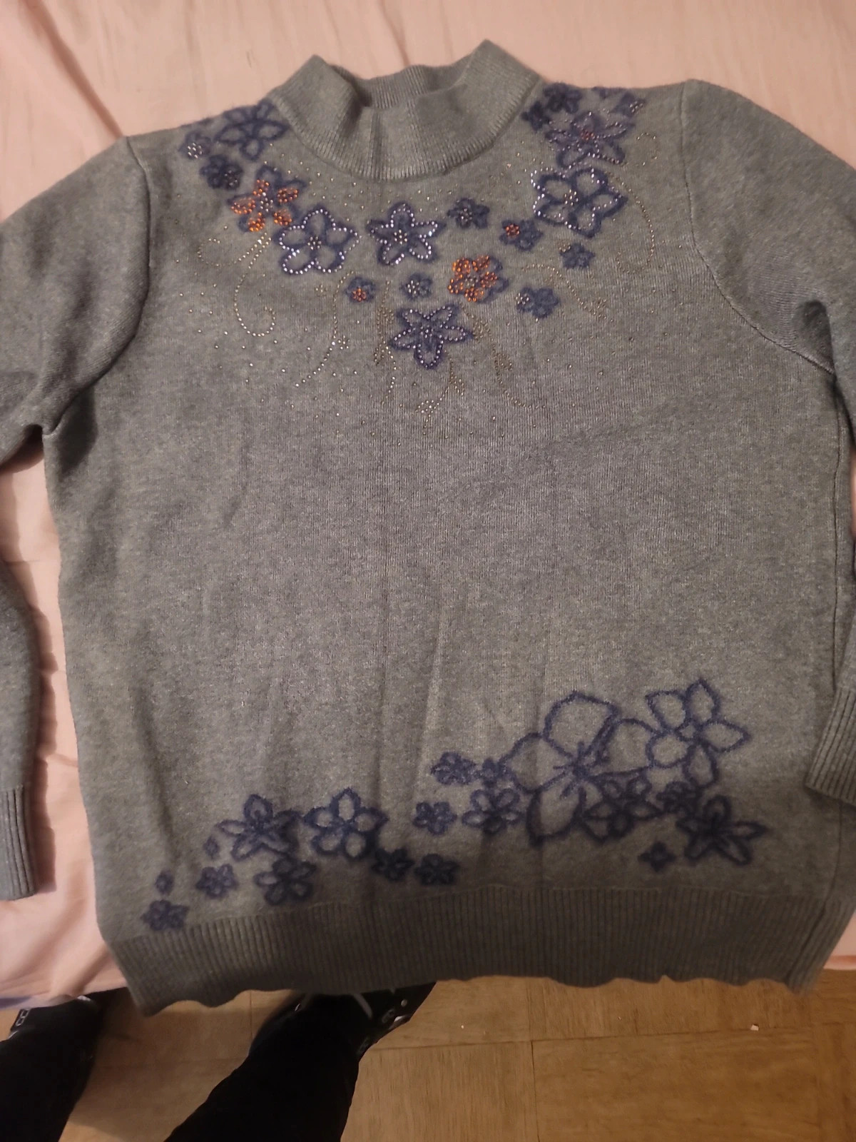 Pull gris col montant brodé fleurs violettes & strass – taille L / 40 / 12 2