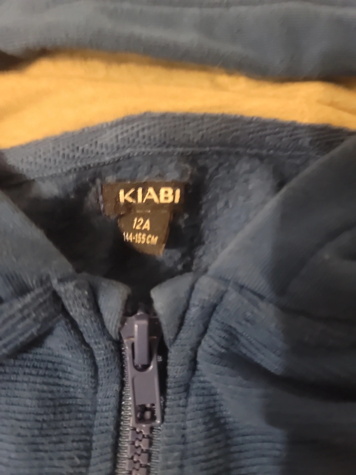 Gilet à capuche zippé – Kiabi – taille 12 ans / 152 cm 2