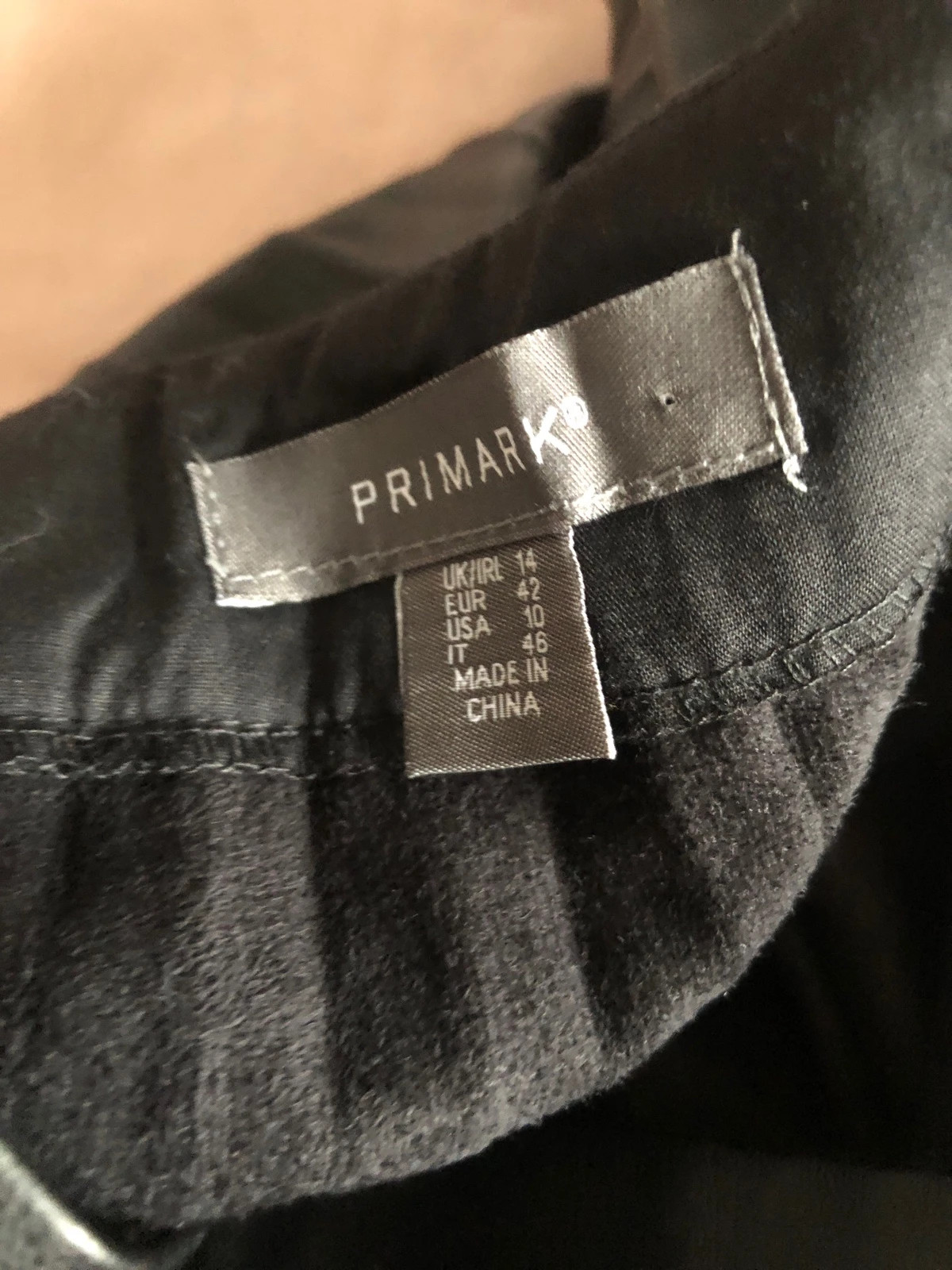 Jupe plissée Primark en similicuir noir – Primark – taille XL / 42 / 14 4
