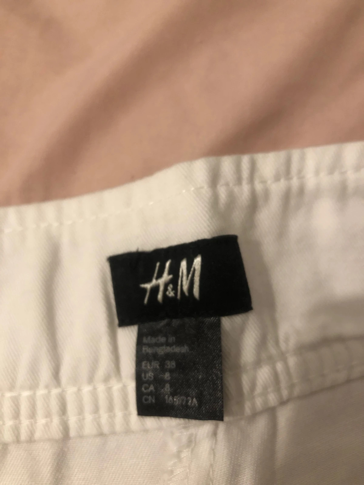 Pantacourt Blanc Femme H&M – Taille 38 – À Recoudre (Bouton Fourni) – H&M – taille M / 38 / 10 2