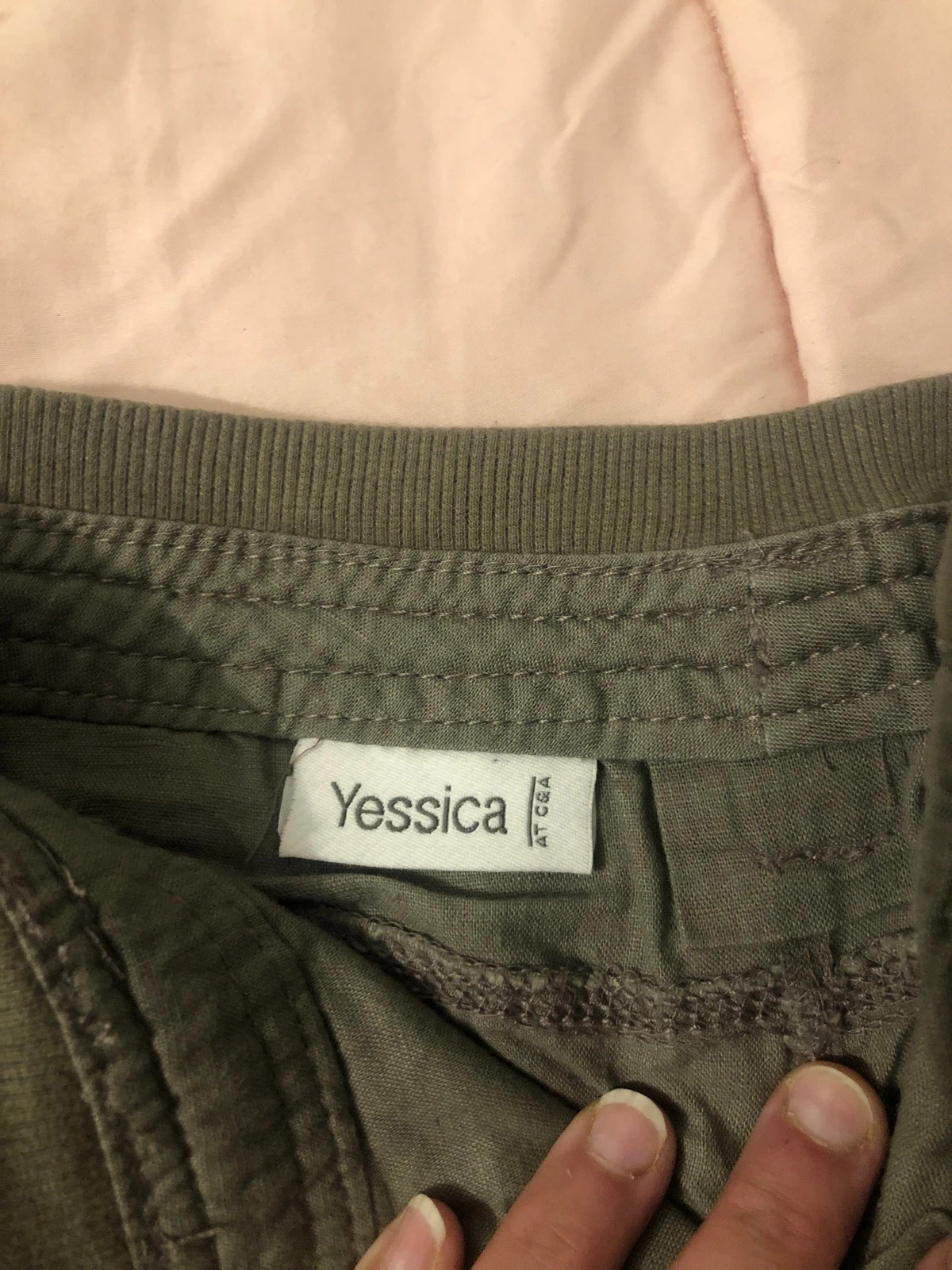 Pantacourt Femme Vert Olive Style Cargo/Décontracté – Yessica – taille M / 38 / 10 4