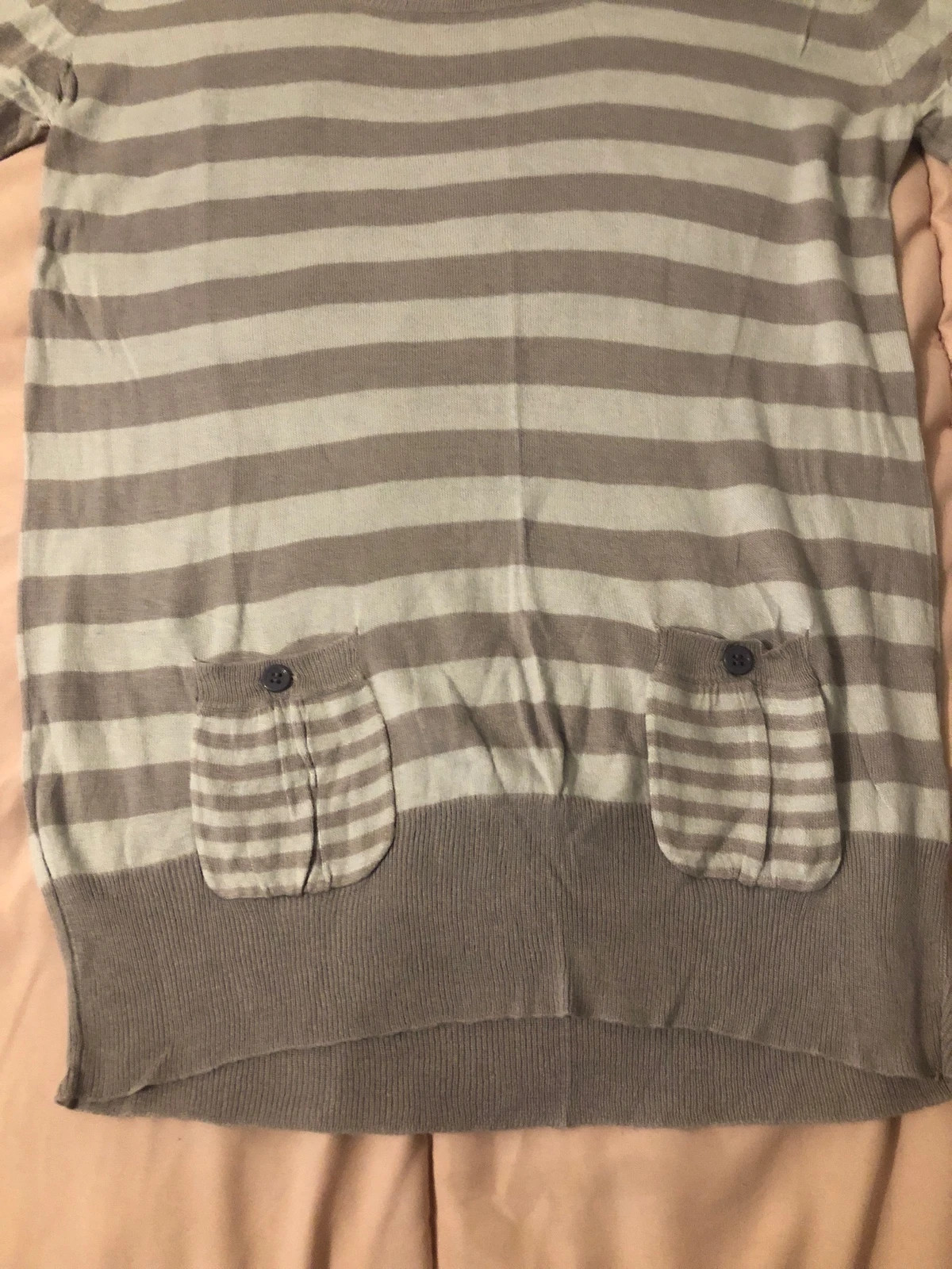 Pull fin rayé gris et blanc cassé avec poches avant – Autre Ton – taille XXXS / 30 / 2 2