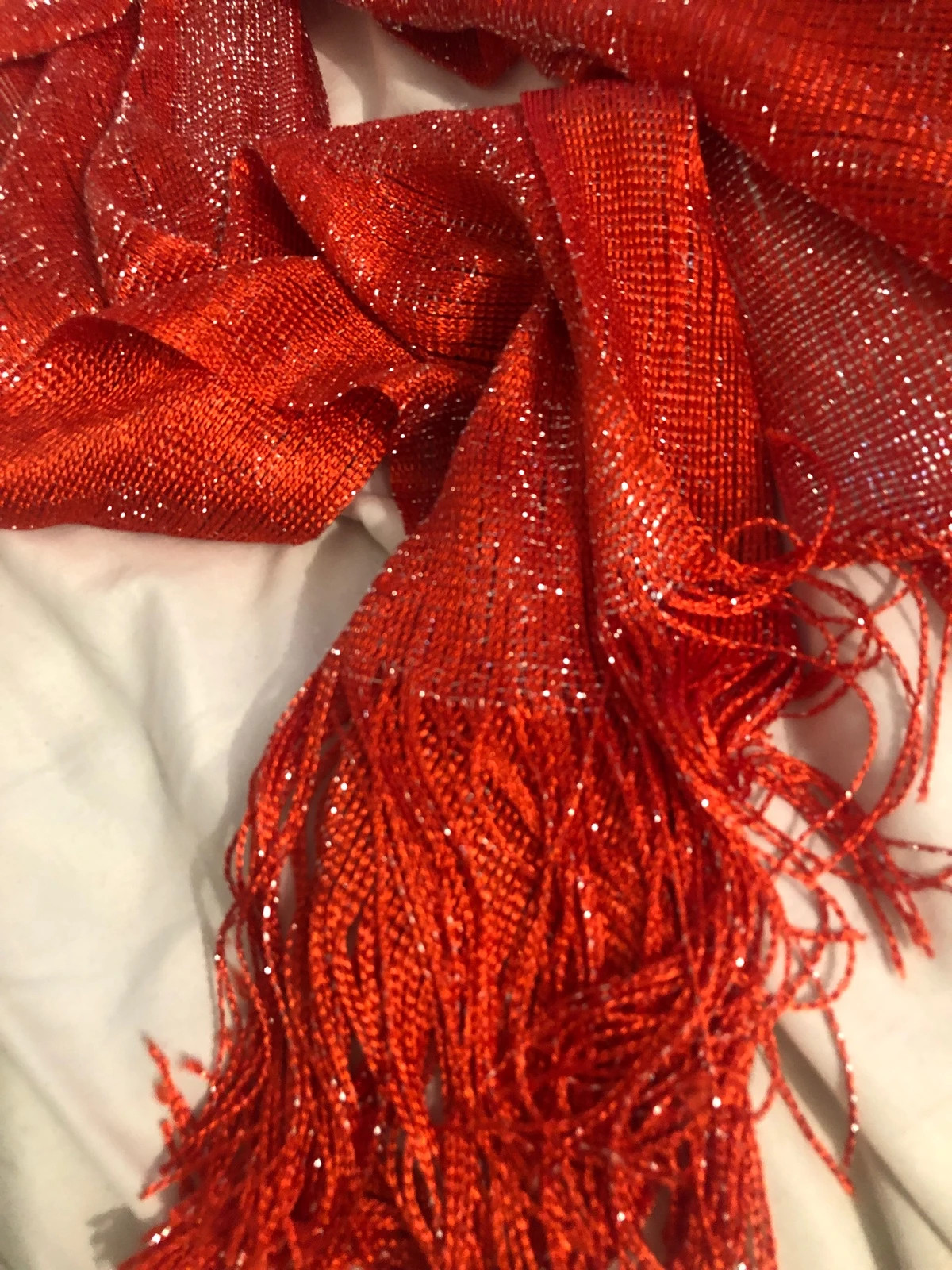 Petite écharpe / Foulard rouge pailleté Parfois – Maille irisée & franges – Parfois 4