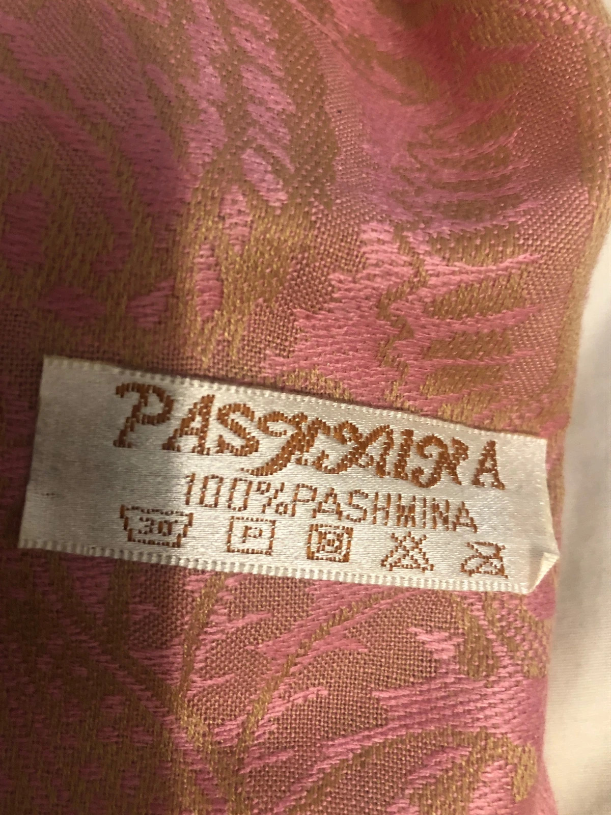 Grand châle / Écharpe style Pashmina – Rose satiné & motifs dorés. – Pashmina 4