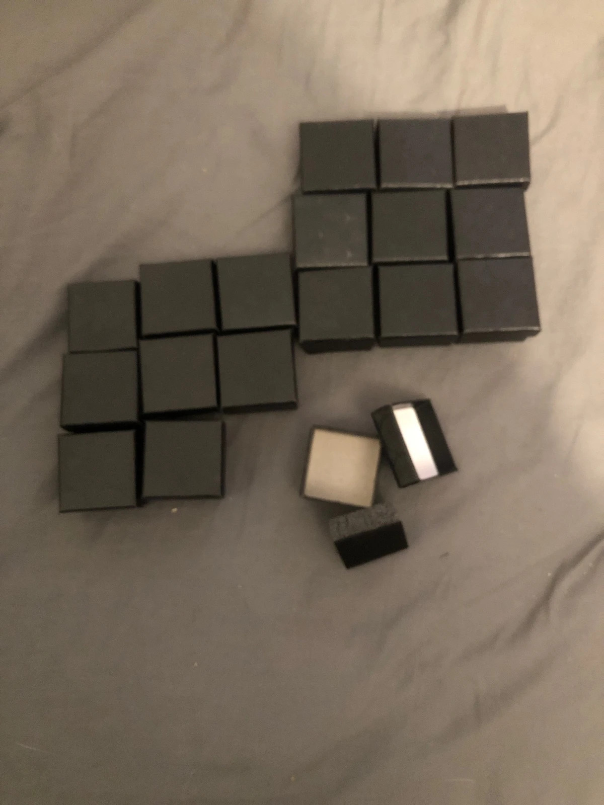 Lot de 18 petites boîtes cadeaux / boîtes à bijoux noires – Accessoires 4