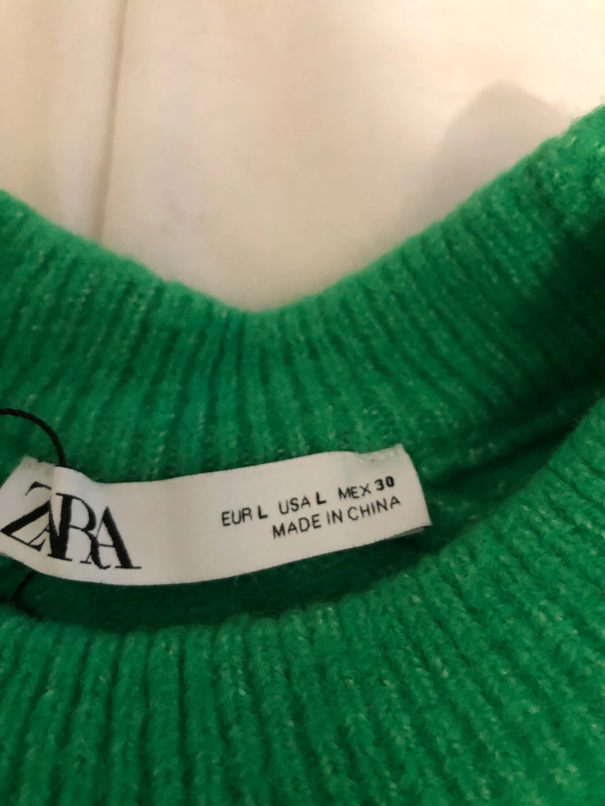 Pull vert intense ZARA - Col rond - Taille L – Zara – taille L / 40 / 12 3