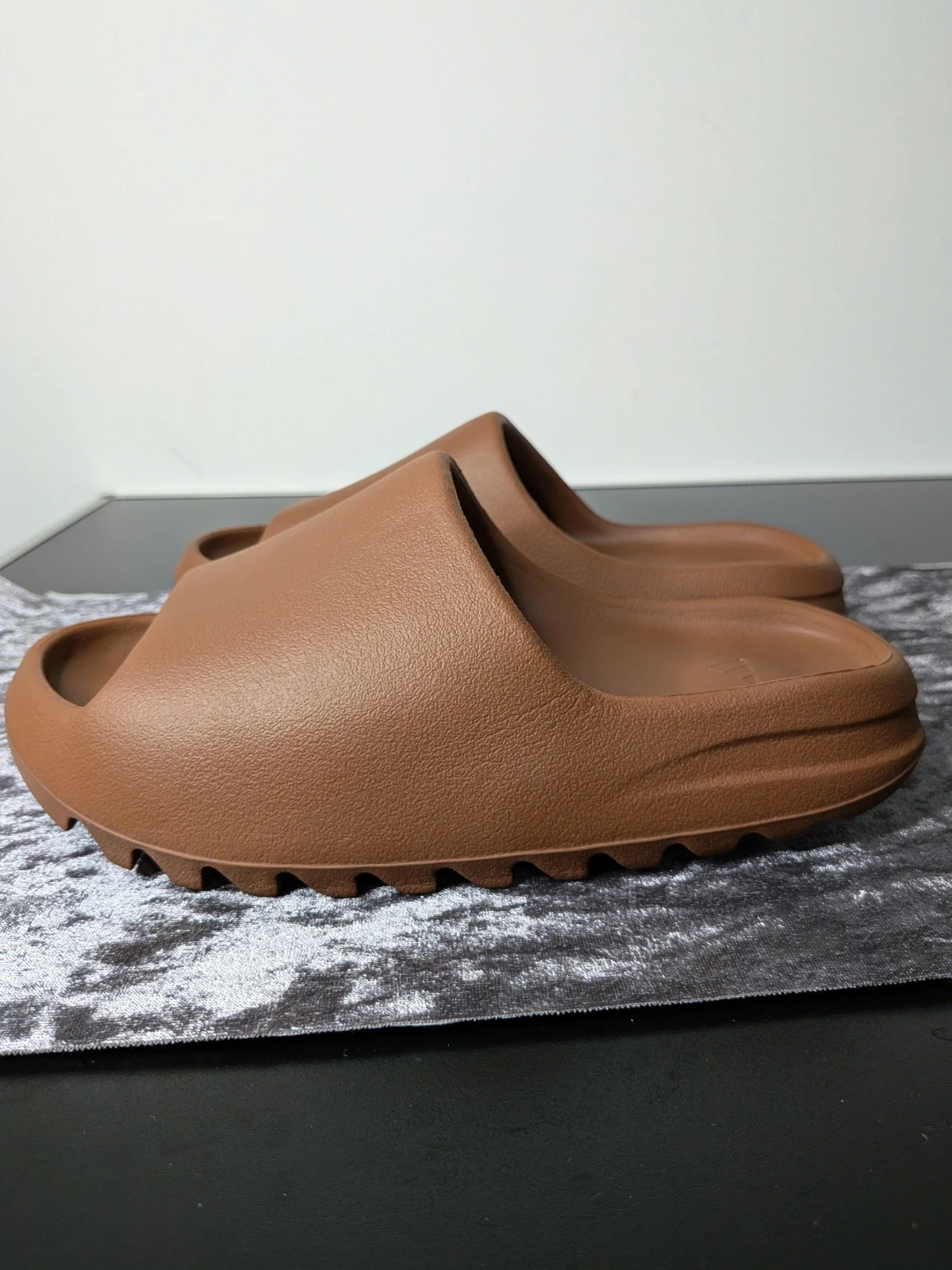 Adidas Yeezy Slide Flax – Yeezy – taille 37 5