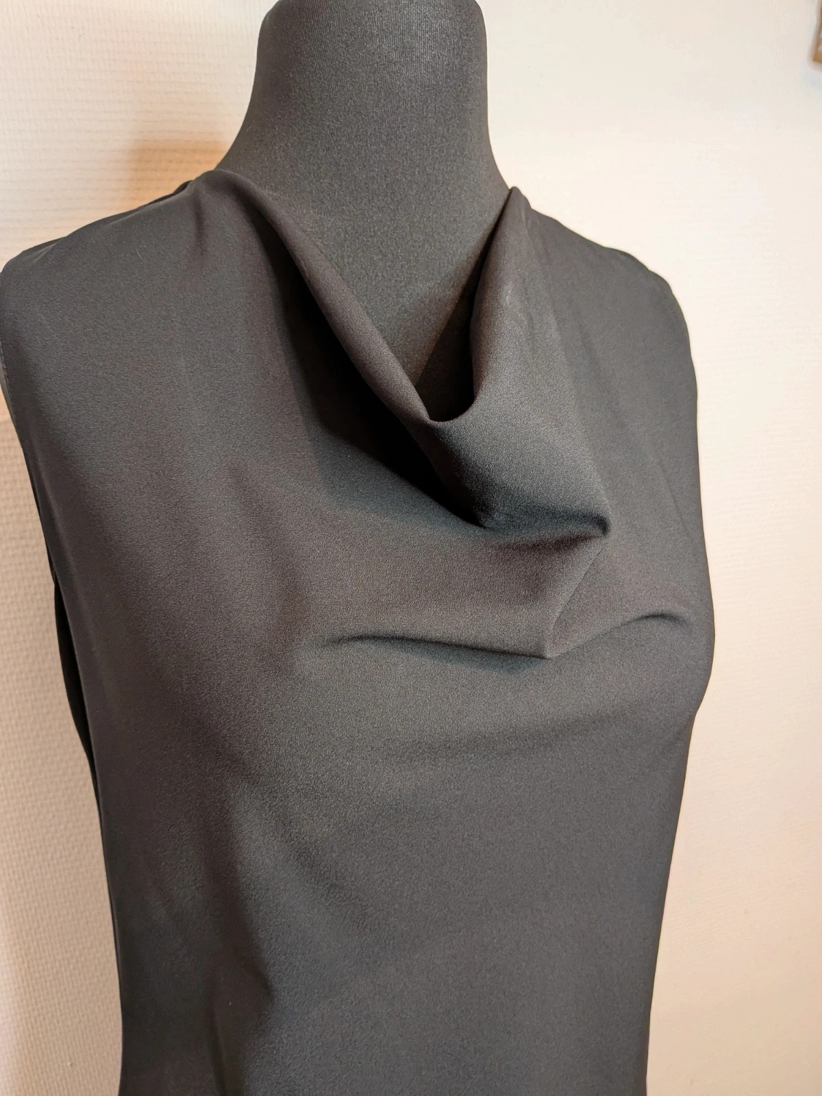 Robe élégante – Sinéquanone – taille L / 40 / 12 2