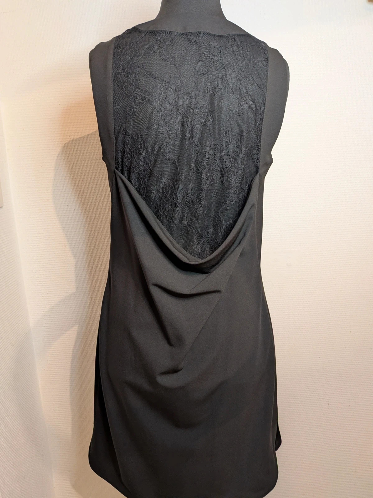 Robe élégante – Sinéquanone – taille L / 40 / 12 4