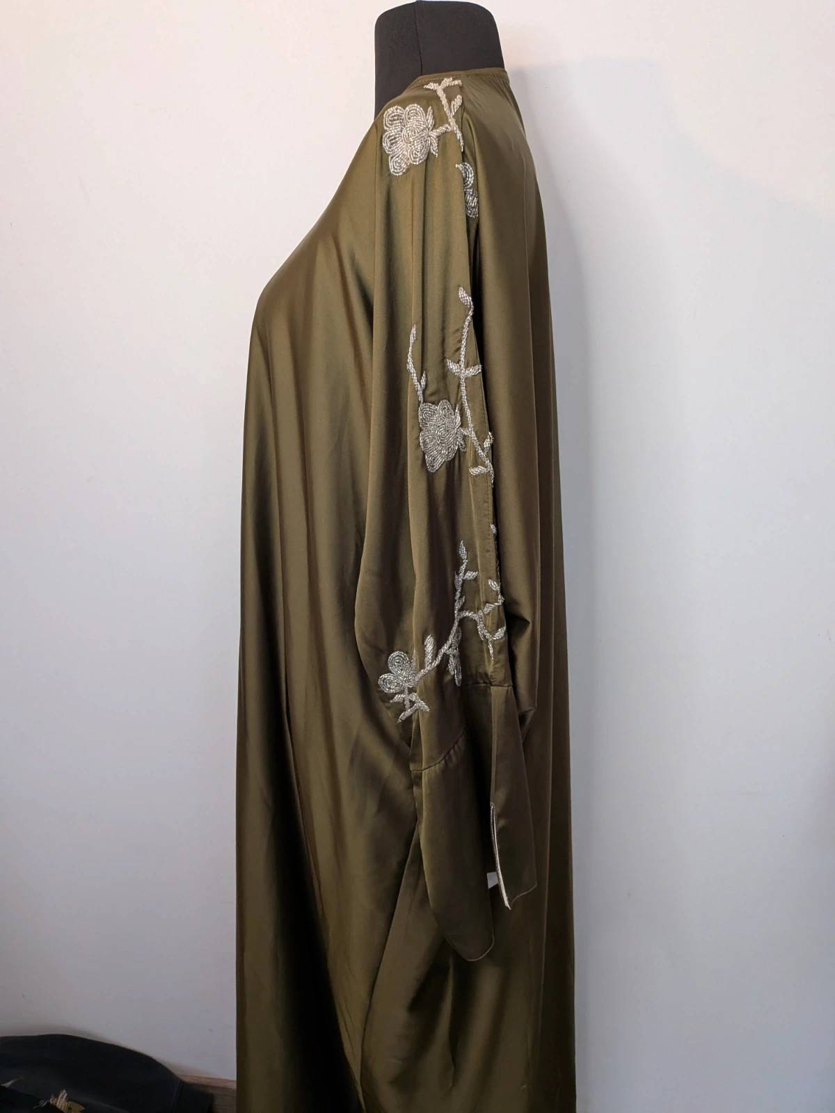 Authentique Abaya du Qatar – inconnue – taille Taille unique 4