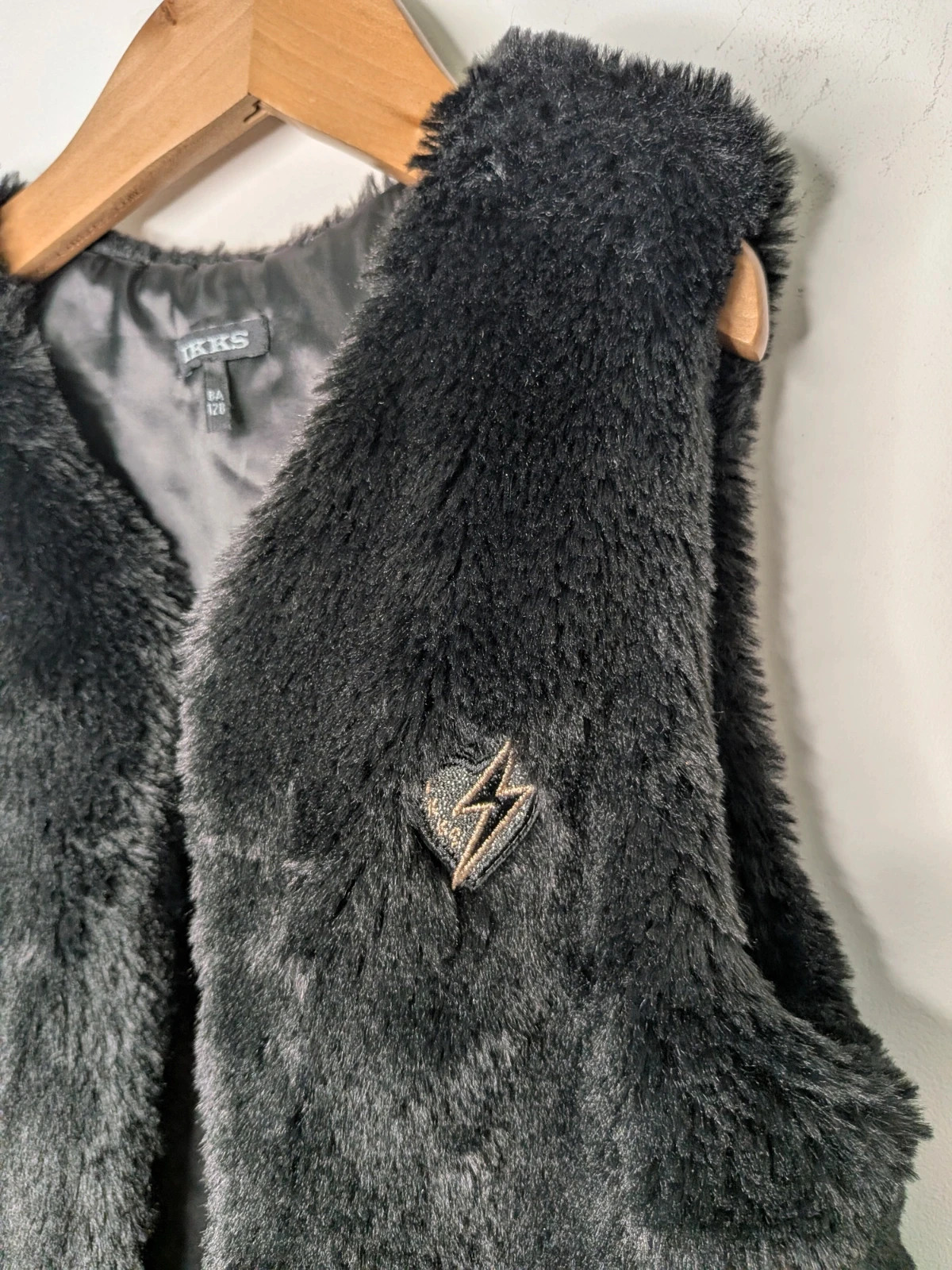 Gilet en fourrure – IKKS – taille 8 ans / 128 cm 2